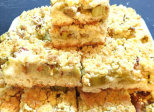 Tarte briochée rhubarbe cannelle avec streusel - Recette en vidéo