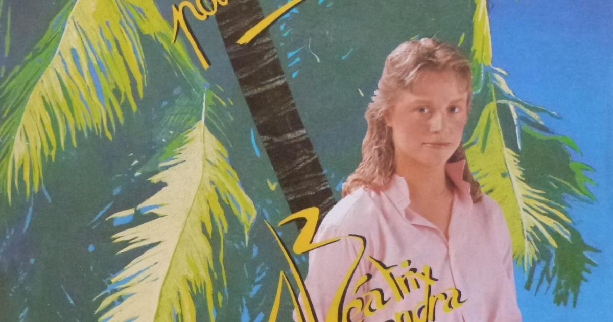 « Ses purs ongles très haut... »