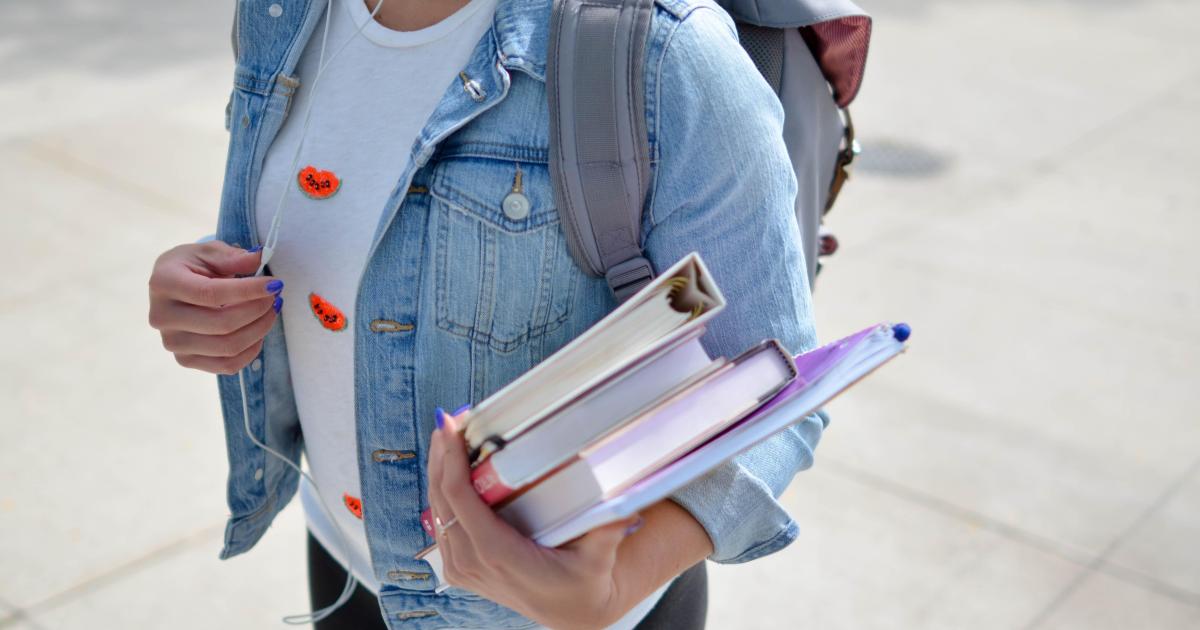Trouver votre logement étudiant et demander votre bourse : le mode d’emploi & le calendrier
