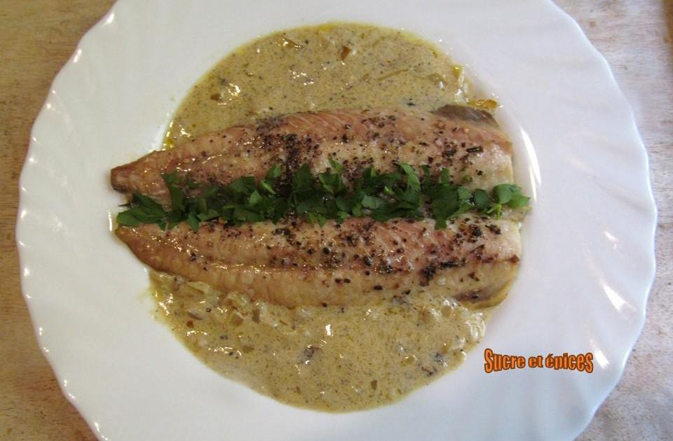 Filets de maquereaux grillés au four, sauce à la crème fraîche