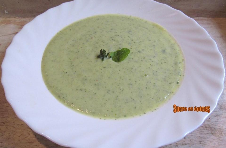 Velouté de courgettes aux 3 parfums (recette keto)
