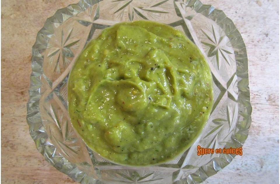 Sauce ou tartinade avocat-poivron vert