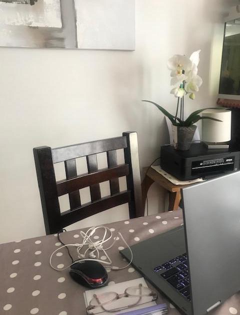 Laura, responsable administratif  (#46)