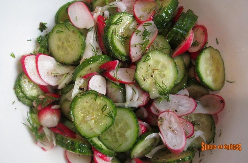 Salade concombre, radis et aneth - Recette en vidéo