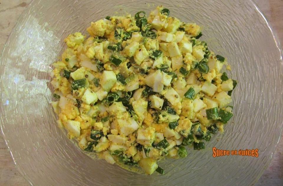 Salade aux oeufs et tiges d'oignons nouveaux