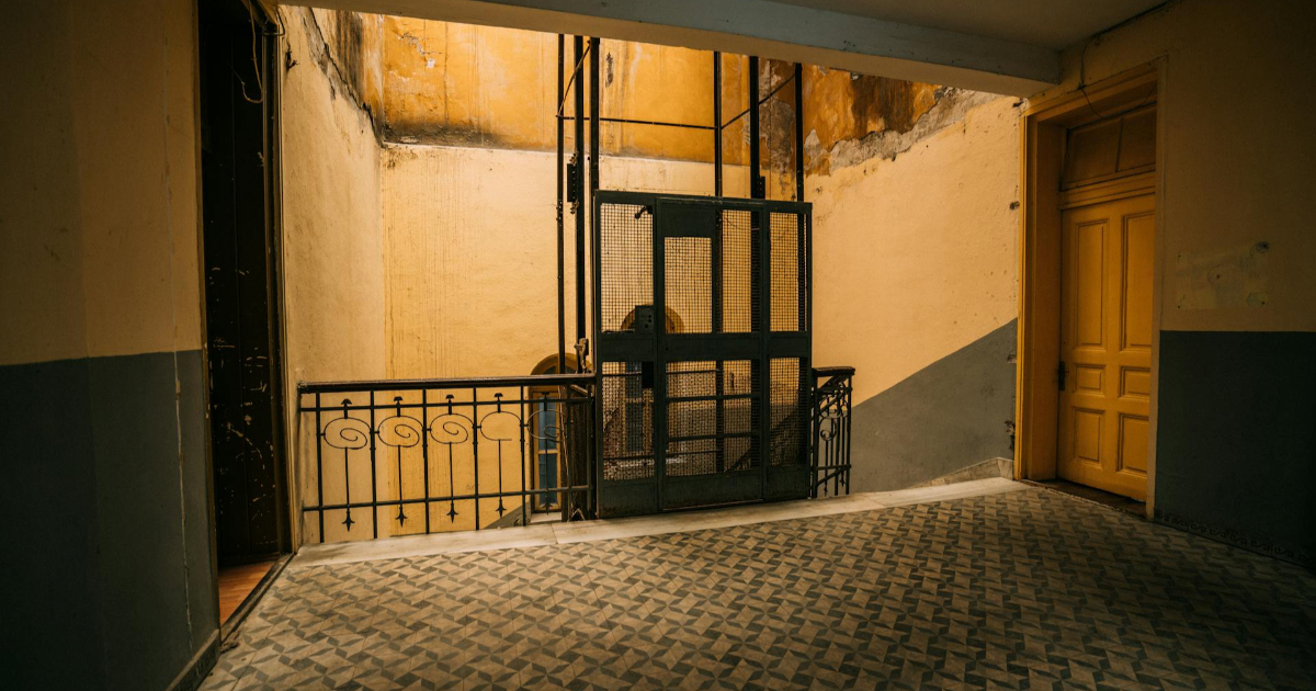 L’ascenseur amnésique