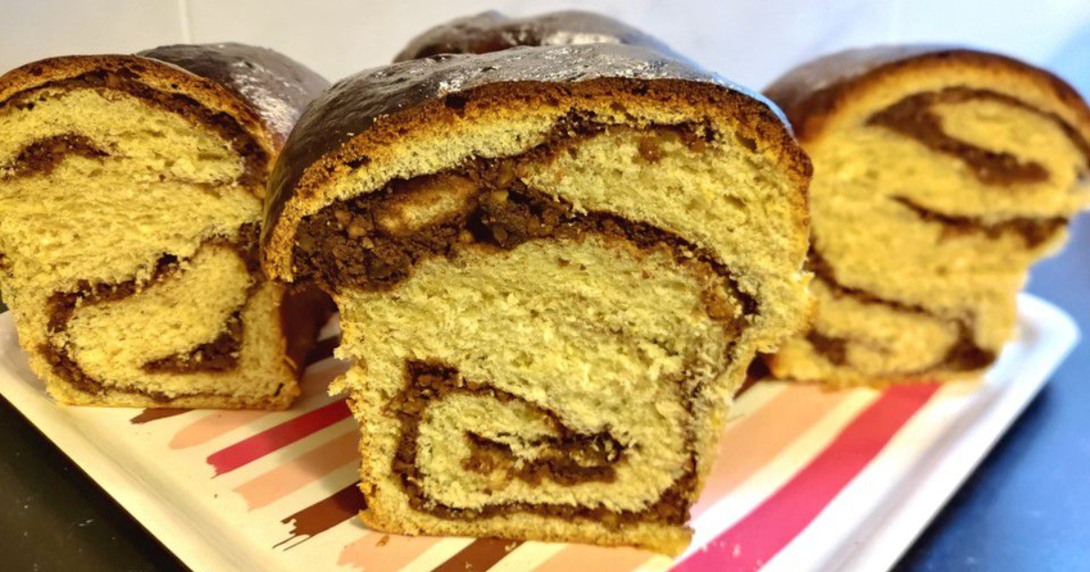 Brioche tressée aux noix et au cacao (Cozonac) - Recette en vidéo