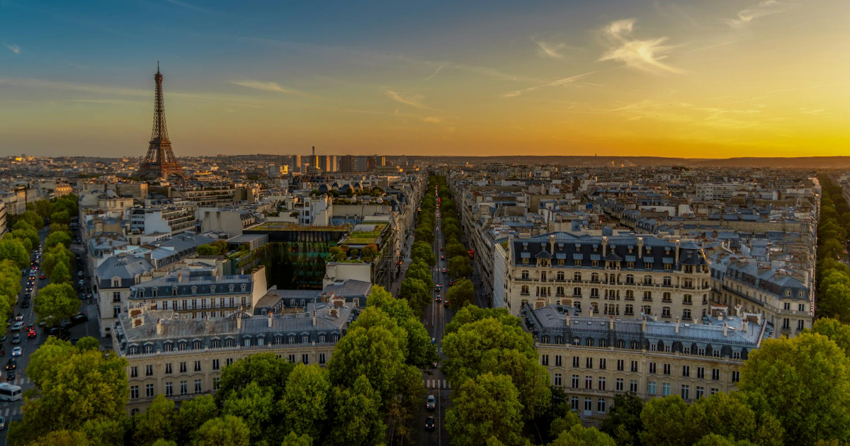 Du square des poètes à la tour Eiffel