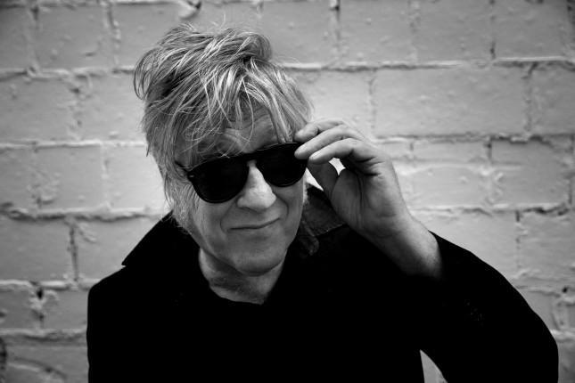 ARNO : « IL Y A PLUS DE ROCK DANS UN SALON DE COIFFURE QUE CHEZ LES ROCKEURS »