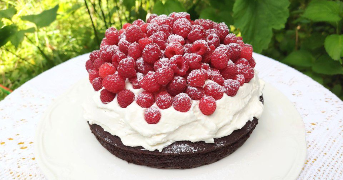 Gâteau facile chocolat framboises chantilly - Recette en vidéo