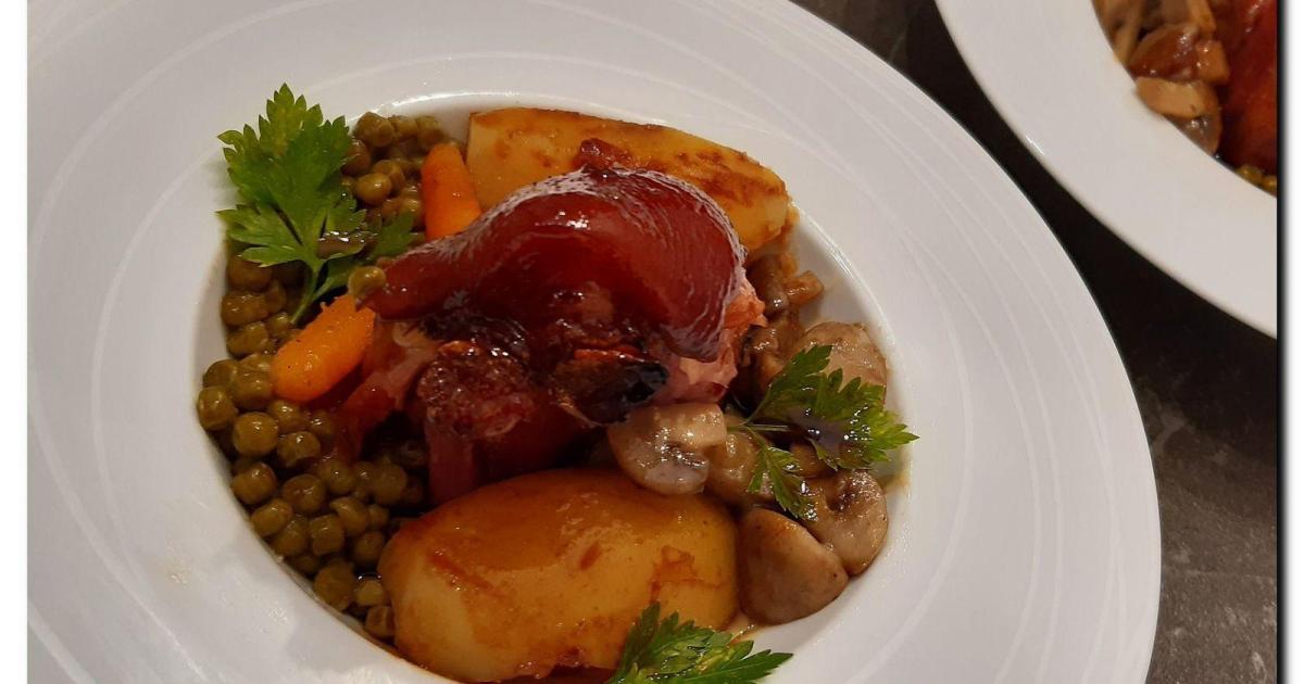 Jarret de porc cuit en deux façons et ses petits légumes