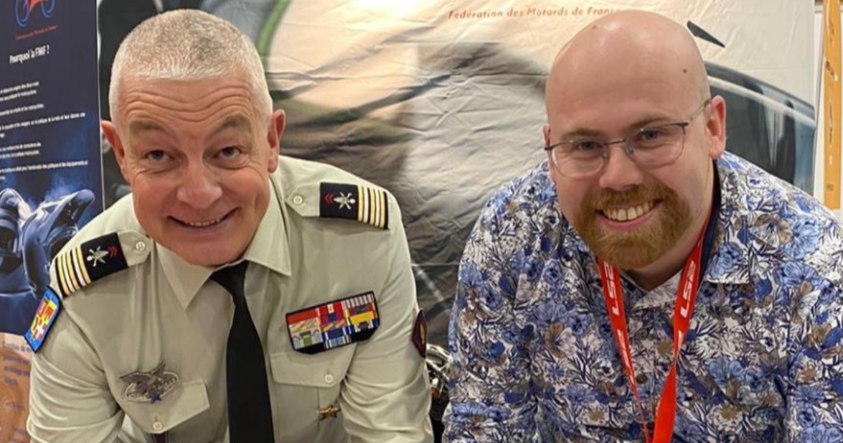 Signature de la convention avec le 4e régiment aérocombat de Clermont-Ferrand