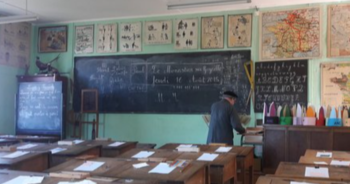 L’école, c’est pas l’bonheur,Mais pas d’école, c’est un malheur.