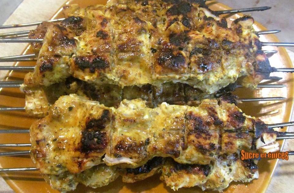 Brochettes de poulet mariné au yaourt et épices