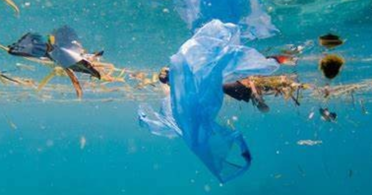 La Terre est bleue... plastique