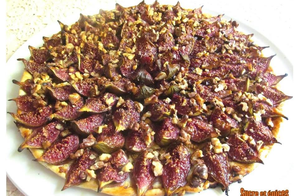 Tarte fine aux figues, miel et noix