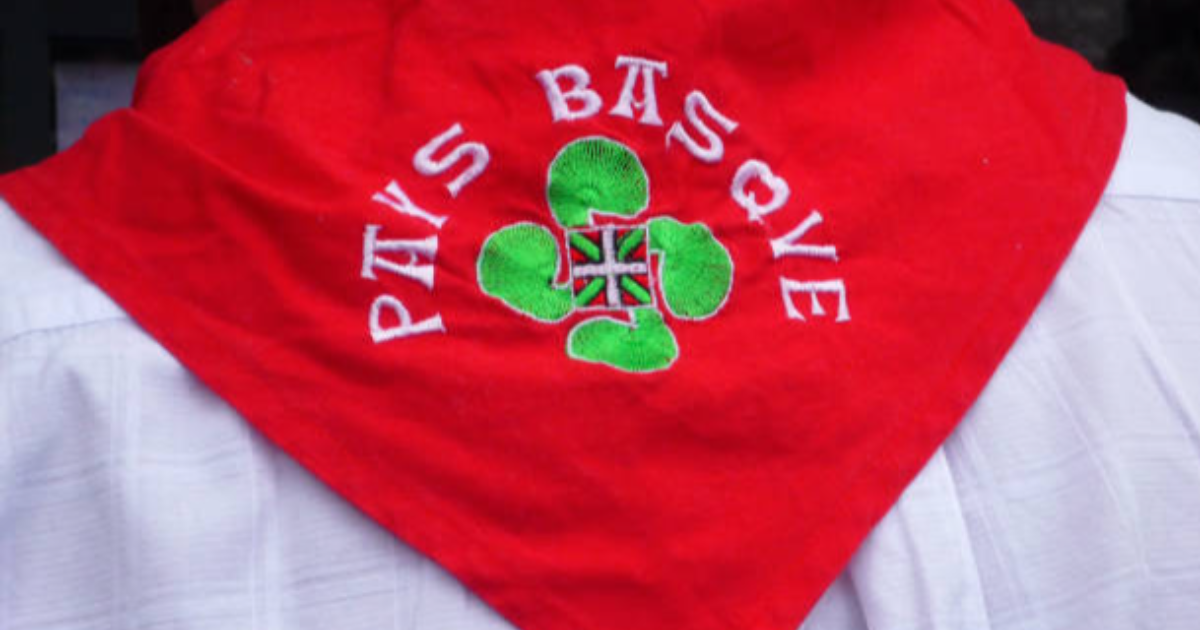 BANDAS OU PELOTARI ?