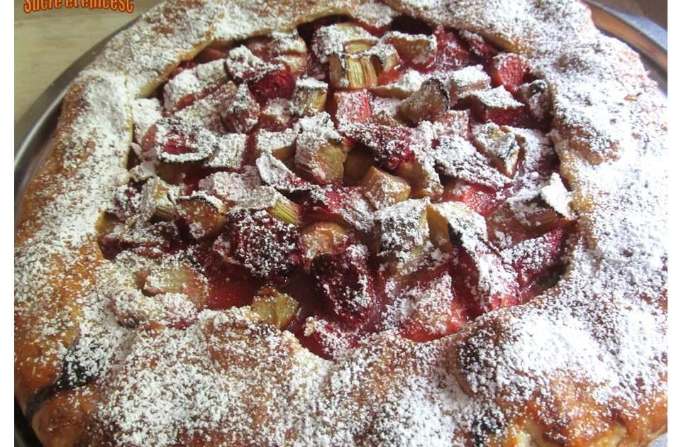 Galette rustique fraises-rhubarbe