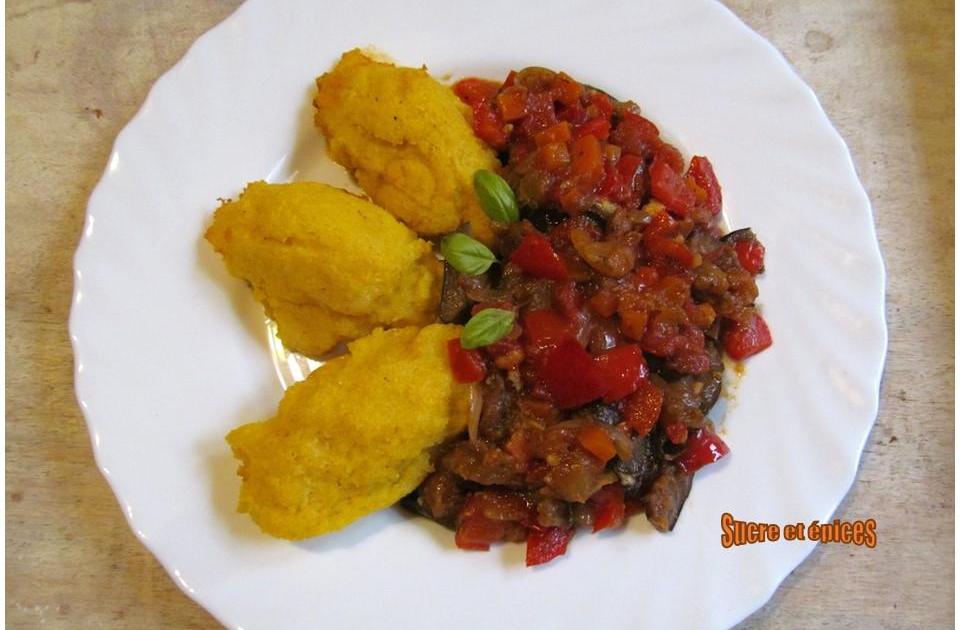 Ragoût d'aubergines et poivrons à la polenta