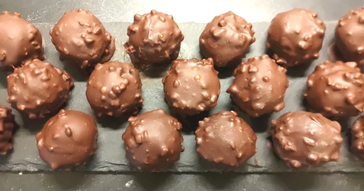 Bonbons aux gaufrettes façon Ferrero Rochers - Recette en vidéo