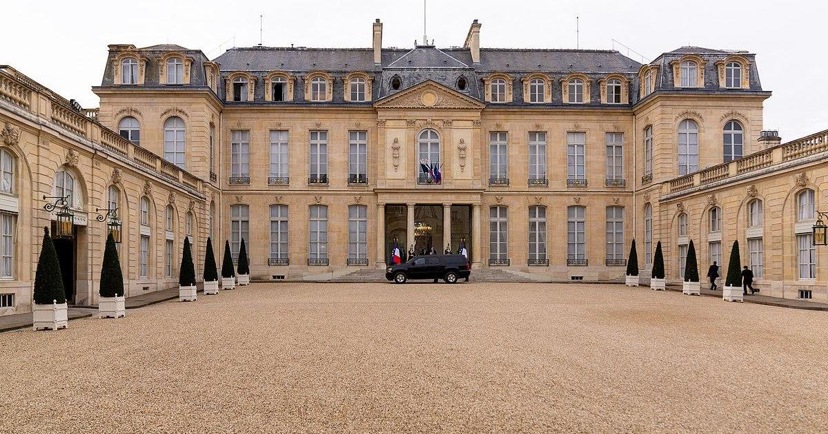 Branle-bas de combat à Droite, à Gauche et au Centre, le monde politique désorienté ; Ménard invite Zemmour et Le Pen à dîner et après-tout, ensemble à Béziers !