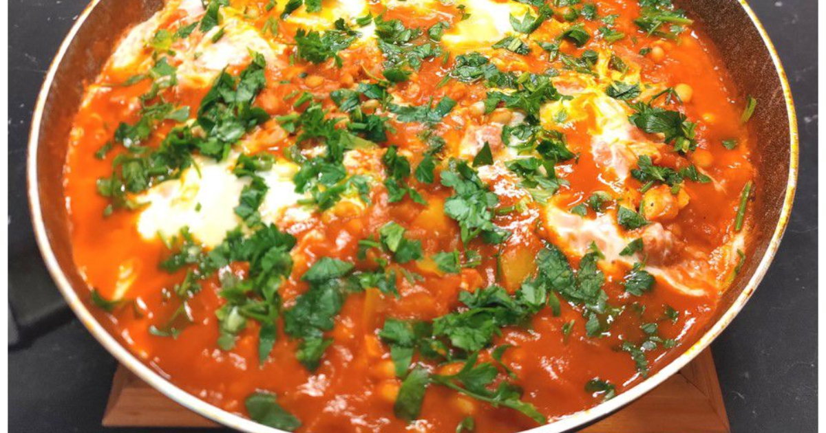 Chakchouka aux haricots blancs (Shakshuka) - Recette en vidéo 
