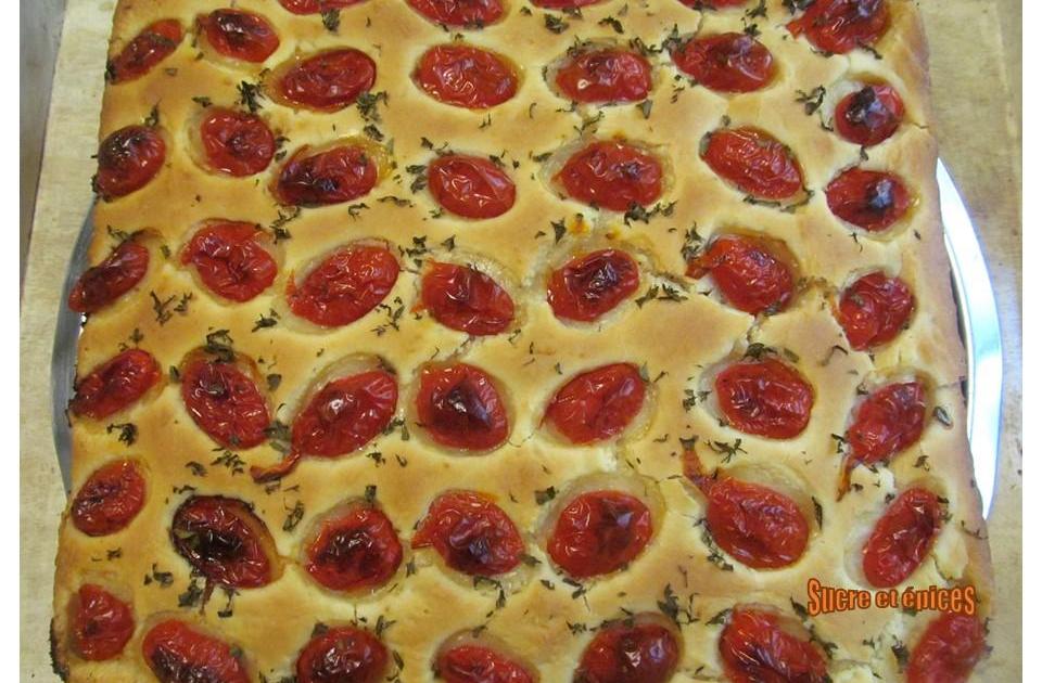 Focaccia des Pouilles aux tomates cerises et à l'origan