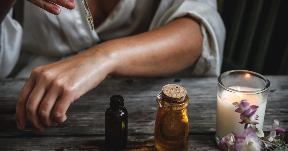 L’huile de ricin pour vos cheveux et ongles : conseils et astuces