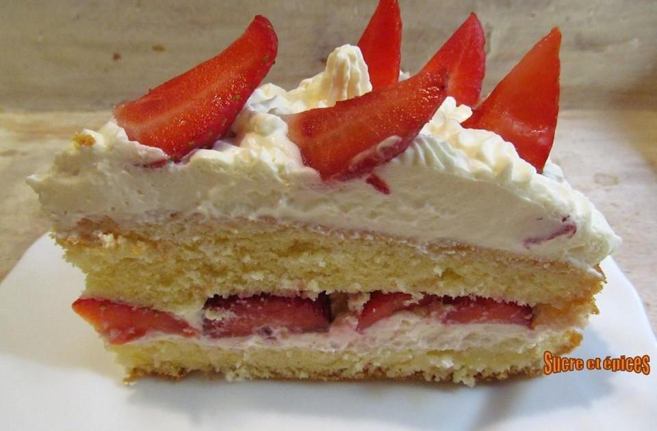 Gâteau facile aux fraises et à la chantilly
