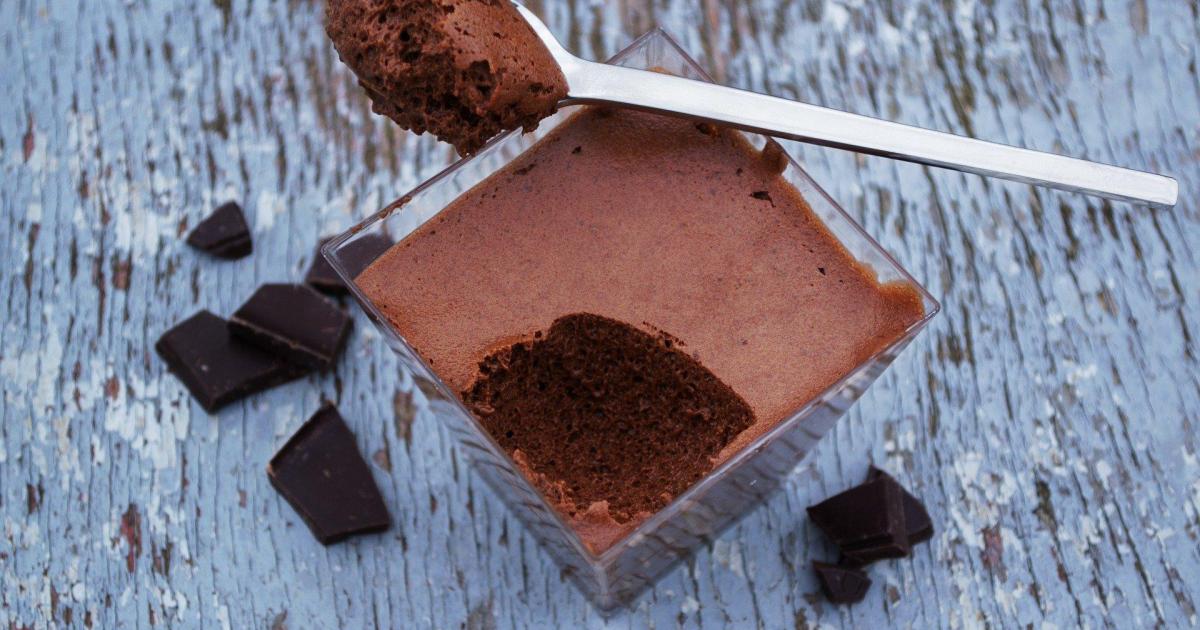 Petite mousse au chocolat facile.