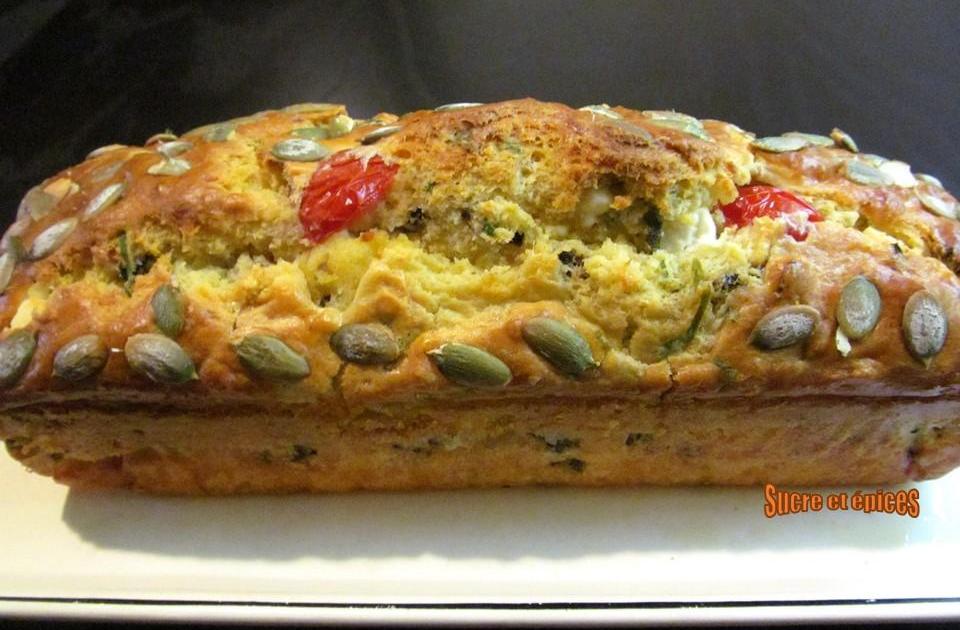 Cake du Sud : feta, tomates, tapenade et graines