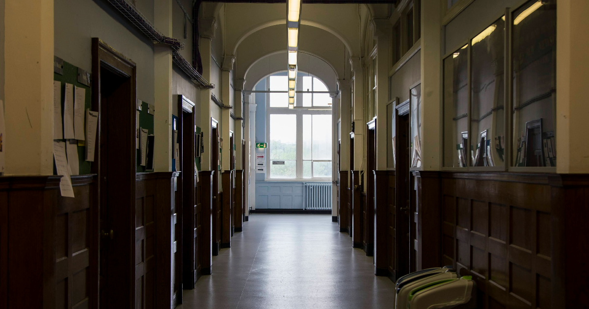 💼 Chassés croisés