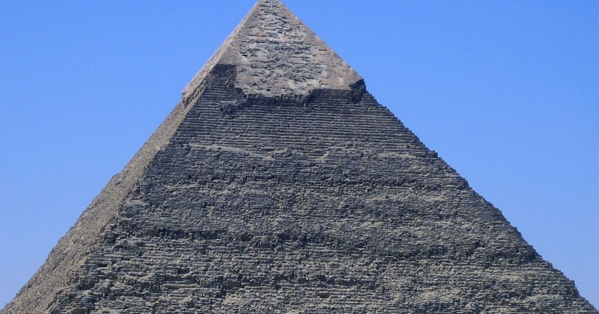 Pyramides