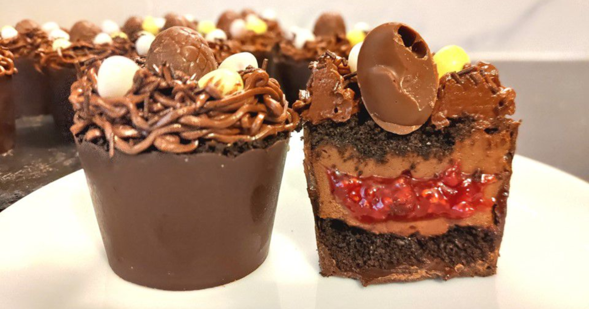 Coupelles chocolat framboise façon nids de Pâques - Recette en vidéo