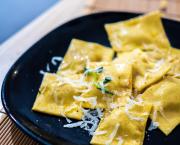 Raviolis moldaves au fromage frais - Coltunasi cu branza