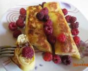 Crêpes farcies au fromage frais et raisins secs