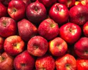 Pommes au four aux noix, miel et cannelle