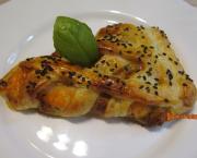 Feuilletés tressés aux crevettes, crème au pesto