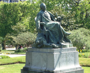 L'Aiguille de Buffon et le Corps Irréductible