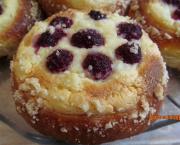 Brioches au fromage frais et framboises (Vatrushki)