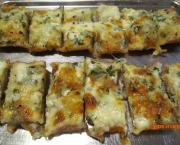 Pain gratiné au fromage et à l'ail - Cheesy garlic bread