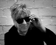 ARNO : « IL Y A PLUS DE ROCK DANS UN SALON DE COIFFURE QUE CHEZ LES ROCKEURS »
