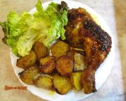 Cuisses de poulet et pommes de terre aux épices cuites au four
