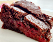 Brownie chocolat noir et framboises