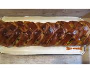 Tresse briochée à la rhubarbe et à la crème pâtissière