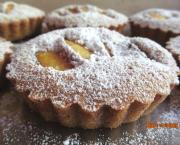Petits gâteaux aux pêches et amandes