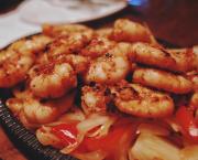 Crevettes cuites au four au miel et épices Cajun