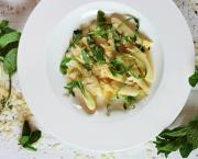 Filets de lieu noir aux gnocchi à la ricotta, sauce crémeuse au pesto
