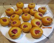 Financiers à la polenta et aux cerises