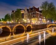 UN PONT DE LUMIERE
